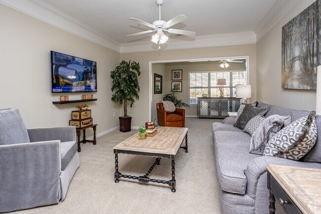 2BR, 2BA - 1,463SF - Living Room