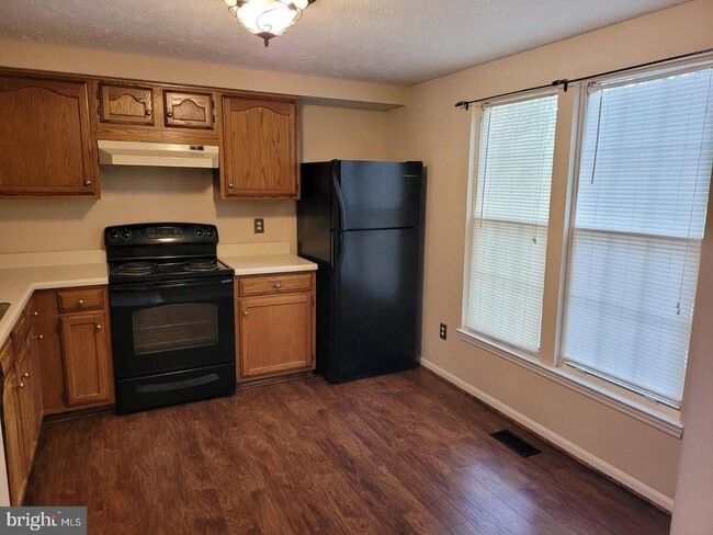 Photo - 104 Township Ct