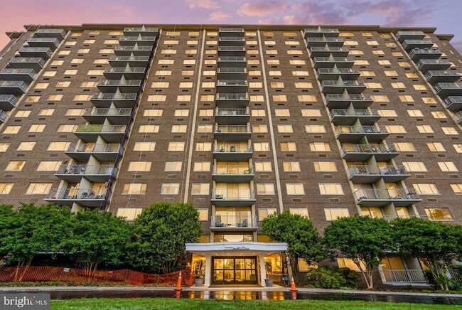 Photo - 2059 Huntington Ave Unit 311