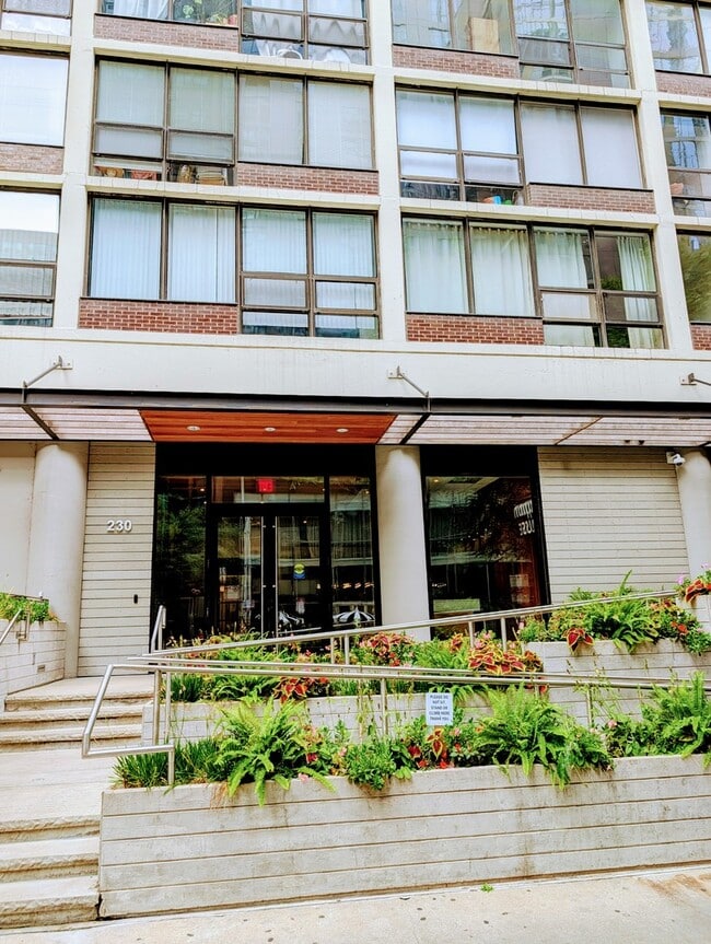 Building Photo - 230 E Ontario St Unit 1701