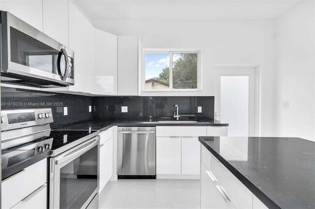 Photo - 785 SW 7th Ave Unit HOME