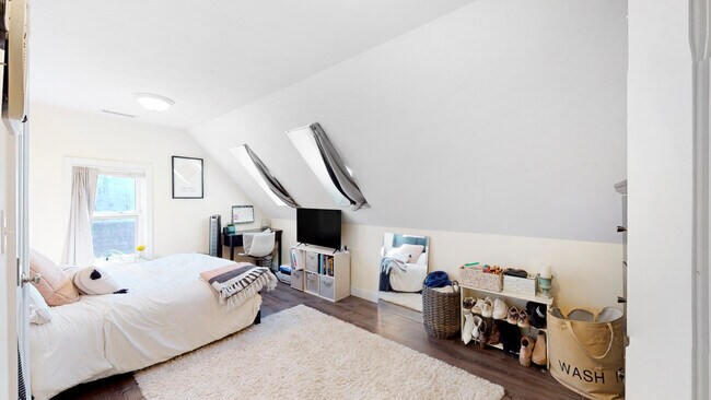 Photo - 62 Saunders St