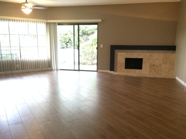 Building Photo - 6955 Sandpiper Pl Rental