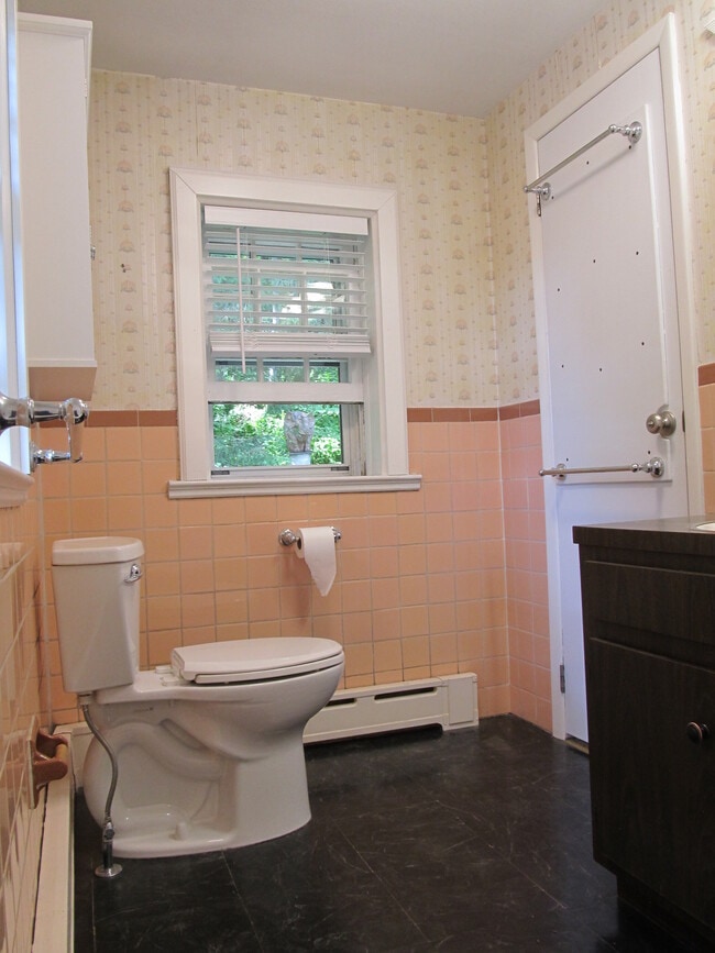 Photo - 449 Long Hill Rd Unit 1 Bedroom apartment, 1/2 a house