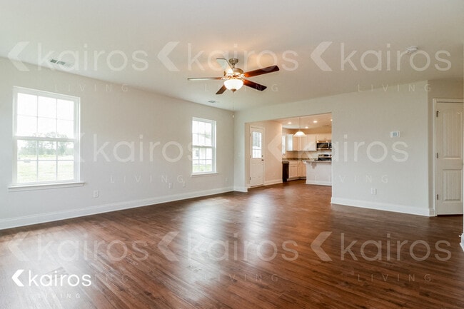 Photo - 107 Scots Pne Ct