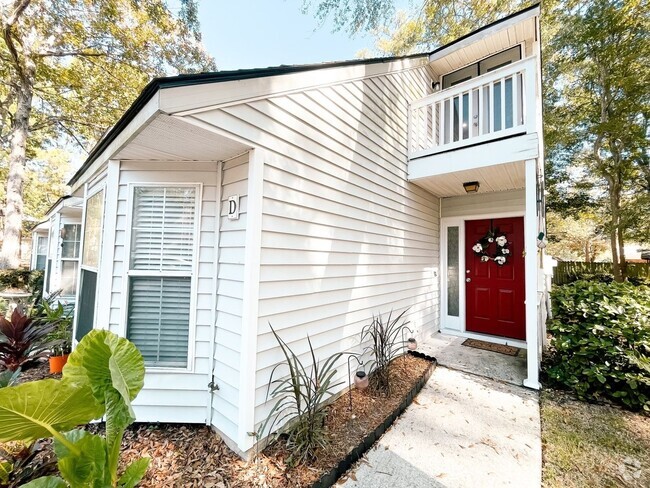 Building Photo - 2 Bedroom Townhome in North Charleston