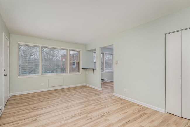 Photo - 6612 S St Lawrence Ave Unit 6612-1E