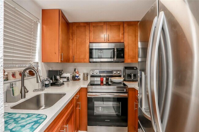 Photo - 30 SW 108th Ave