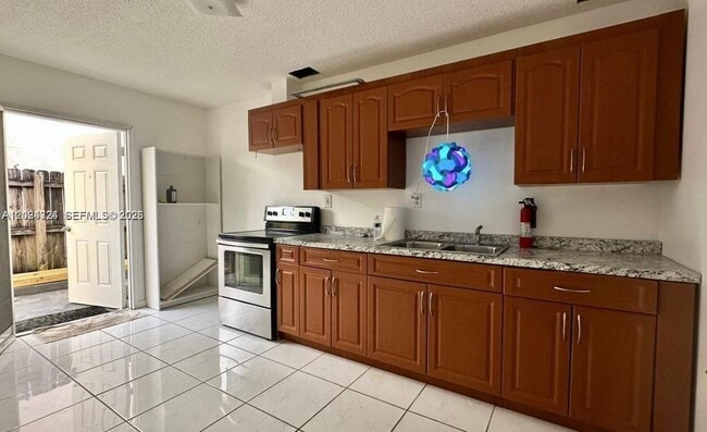 Photo - 233 NE 199th Terrace Unidad 0