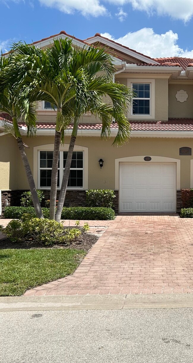 Building Photo - 7511 Oakshade Cir Unit 101 Rental