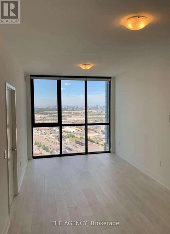 Photo - 2916 Hwy 7 Unité 2810