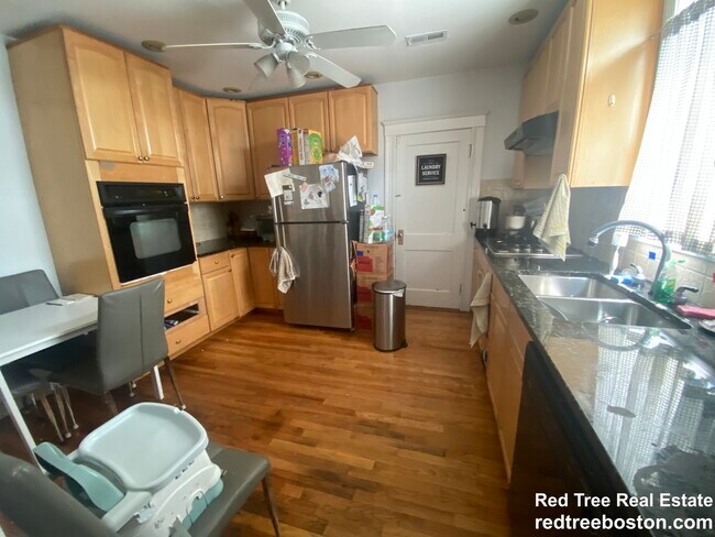 Photo - 44 Blenford Rd Unit 1