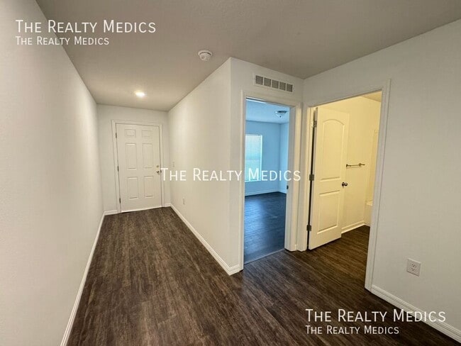 Photo - 392 Aster Ct