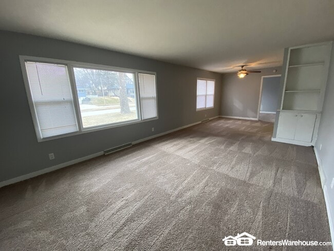 Photo - 1417 Cummins Pkwy