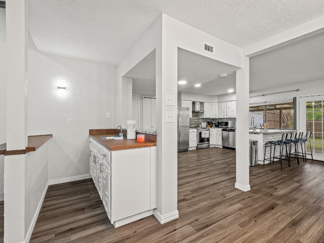 2235 E Peters Colony Rd