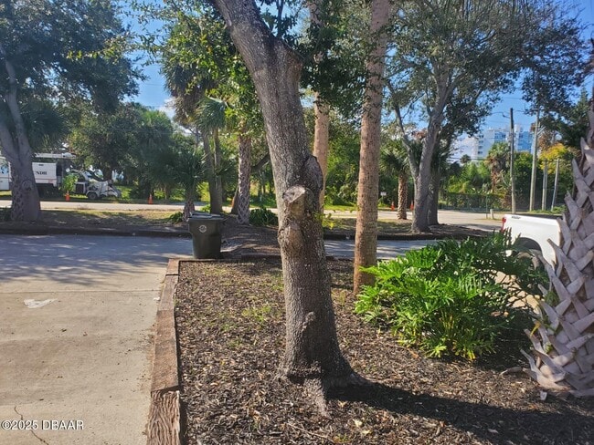 Photo - 814 N Halifax Ave