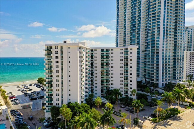 Building Photo - 3001 S Ocean Dr Unit 335 Rental