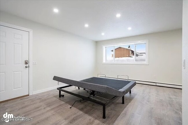 Photo - 701 Bragaw St