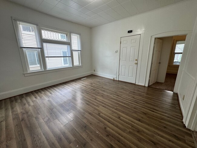Building Photo - 661 Orange Ave E Unit 1