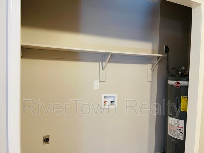 Photo - 6390 Sandhurst Rd