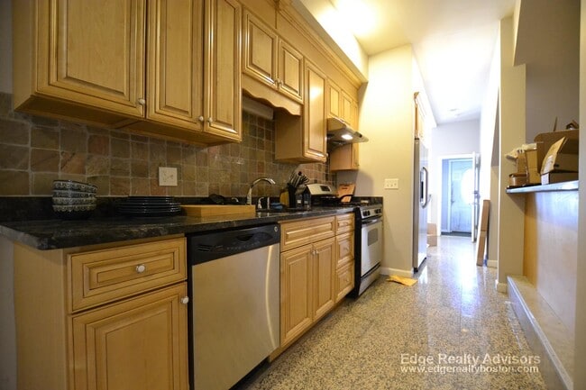 Photo - 45 Allston St Unidad 1