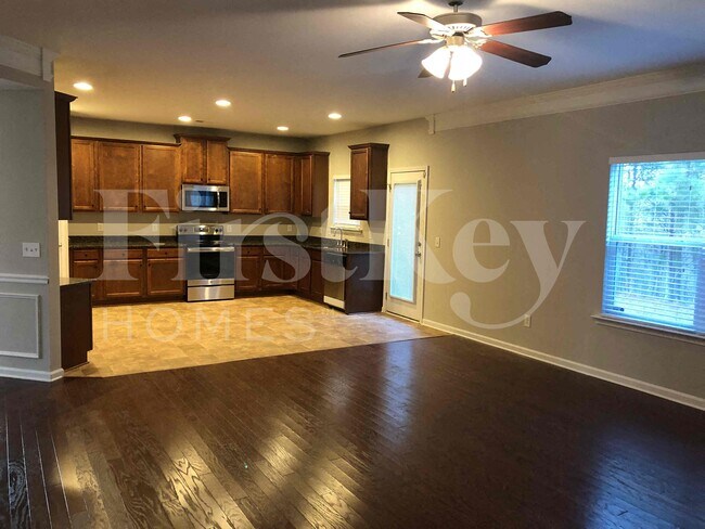 Photo - 194 Eastridge Way