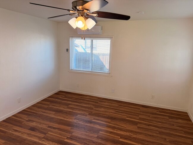 Photo - 119 W 19th St