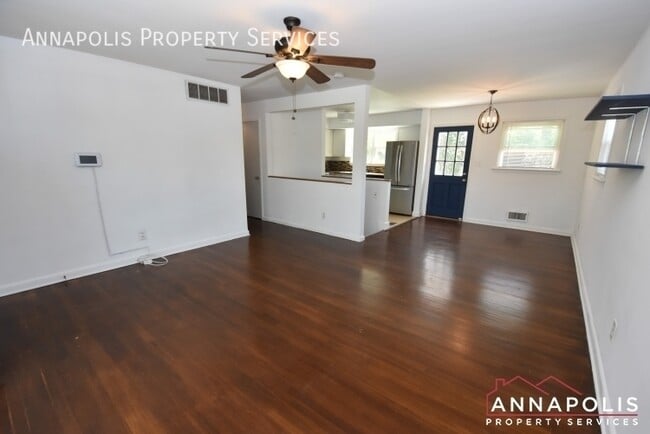 Photo - 757 Warren Dr