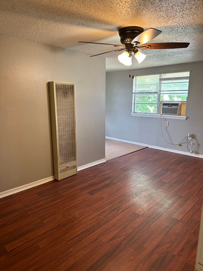 Photo - 313 N 4th St Unit 4