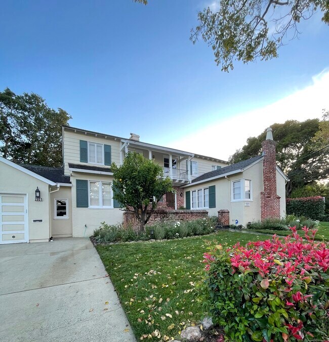 Photo - 2801 Hillside Dr