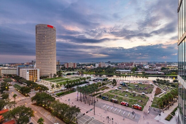 Photo - 777 N Ashley Dr