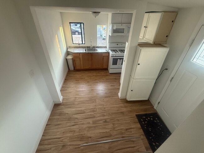 Photo - 29 E 2nd Ave Apartamentos