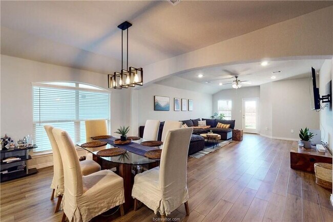 Photo - 6214 Darlington Ave