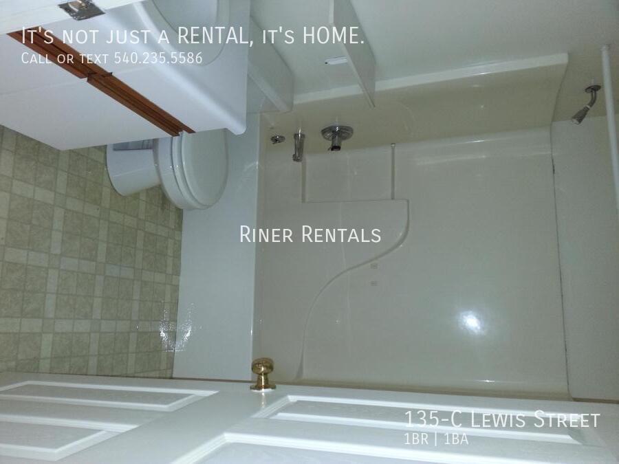 Photo - 135 Lewis St