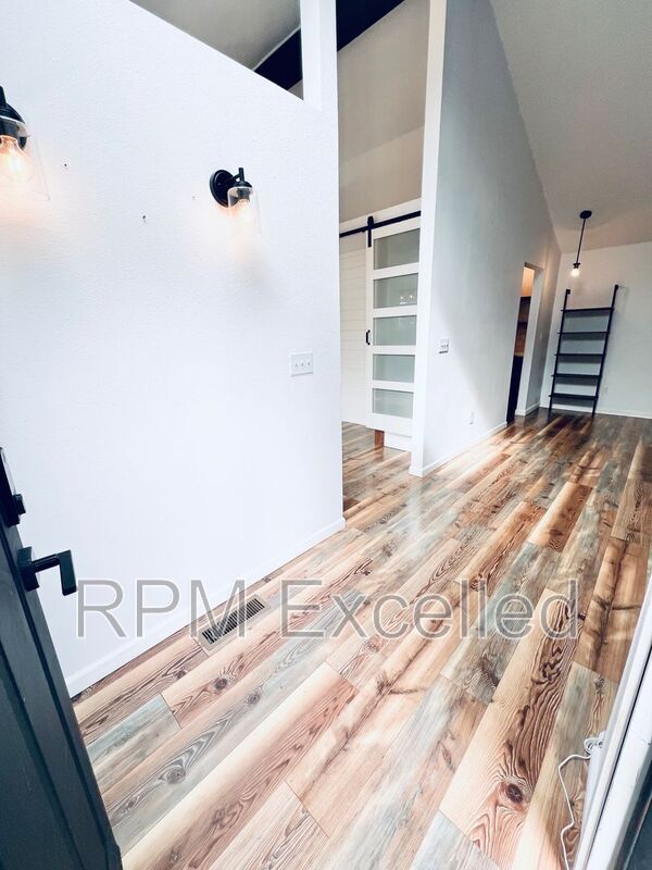 Photo - 107 N St. NE