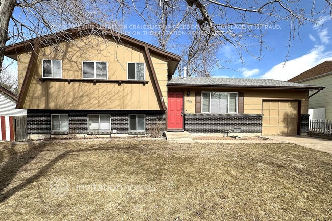 Building Photo - 11269 E Center Ave