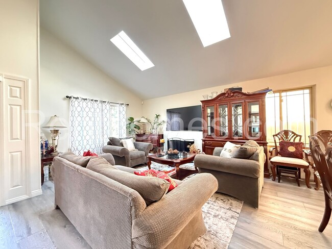 Photo - 10990 Red Rock Dr