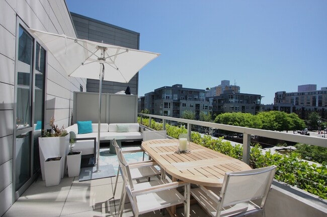 Photo - 1075 NW Northrup St Condo Unit 315