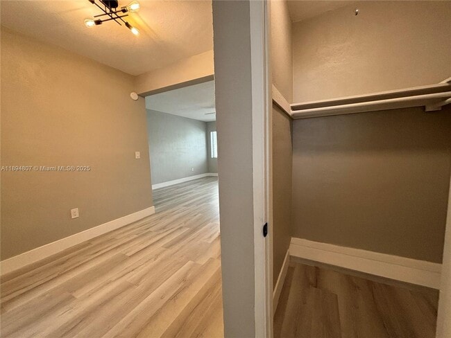 Photo - 934 Meridian Ave Unit 2