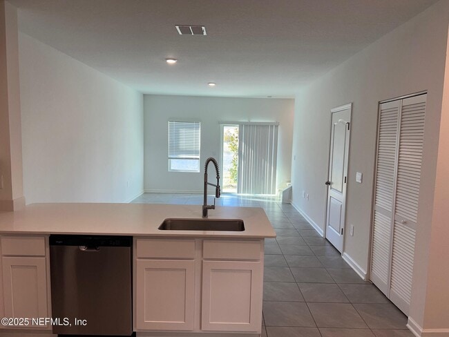 Photo - 120 Summer Moon Dr