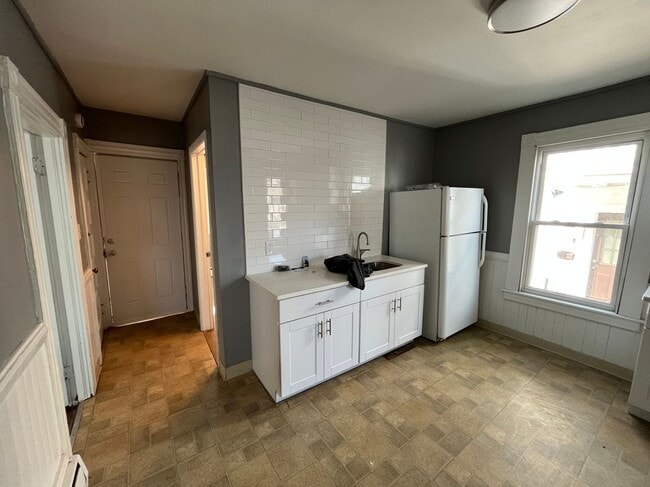 Photo - 525 Allen St