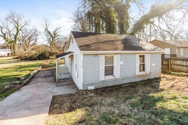 Building Photo - 2110 Brown Ave