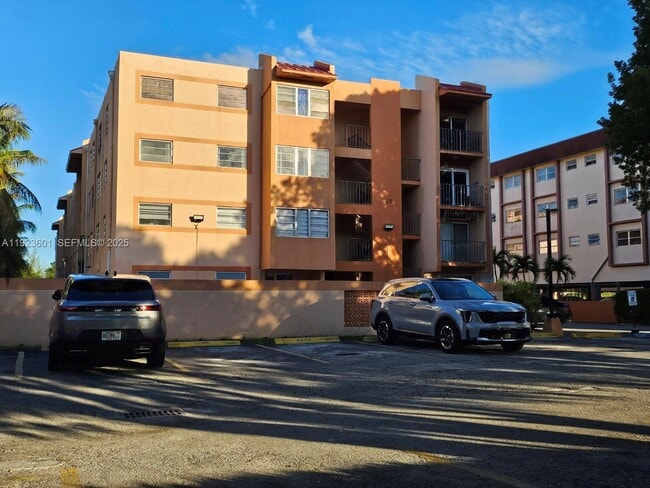 Building Photo - 325 NW 72nd Ave Unit 301