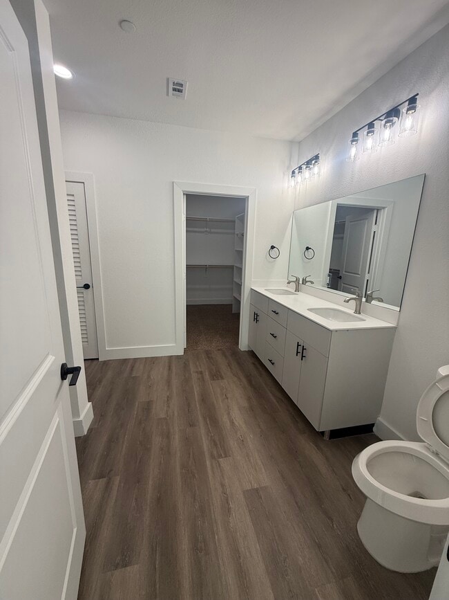 Pin Oaks Apartments