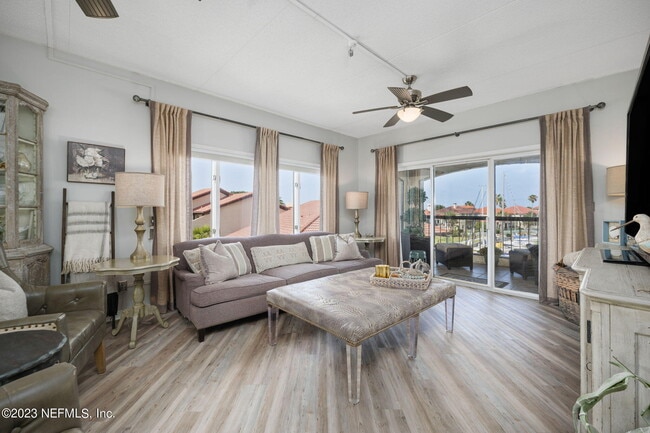 Building Photo - 3114 Harbor Dr