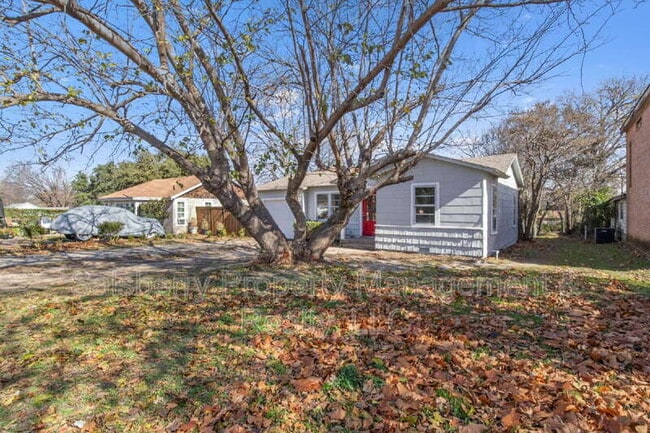 Photo - 320 NE 31st St