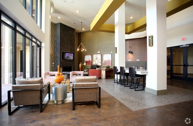 Casa club - The Watson