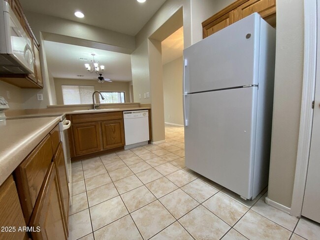 Photo - 2545 W Warren Dr