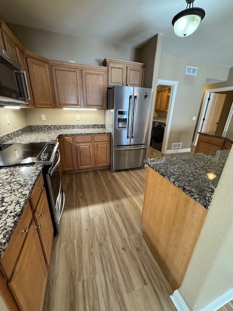 Photo - 1815 Woodland Way