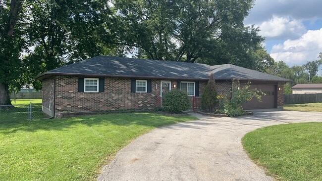 621 Waneta Ave